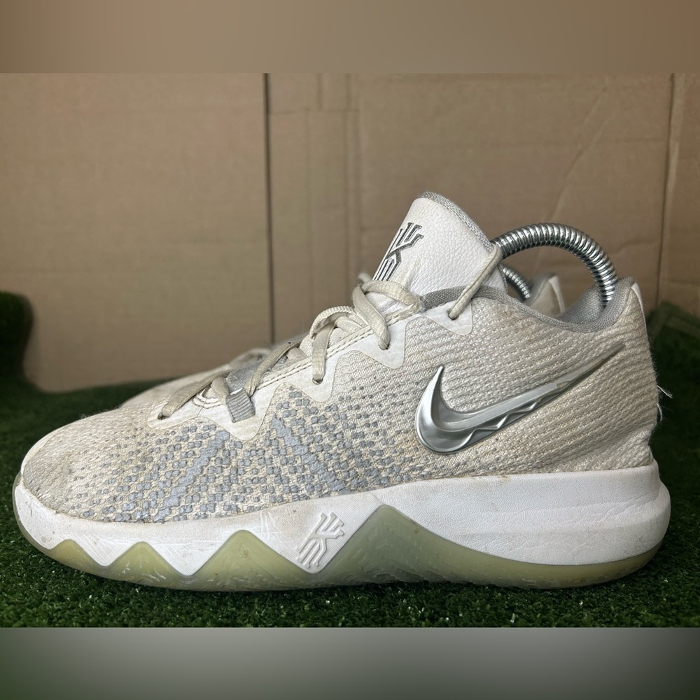 Size 4.5Y- Nike Kyrie Flytrap Metallic Silver White Kids Basketball  Sneaker